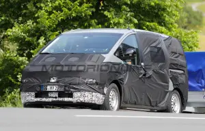 Hyundai Staria 2026 - Foto spia 05-06-2025 - 1