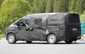 Hyundai Staria 2026 - Foto spia 05-06-2025 - 9