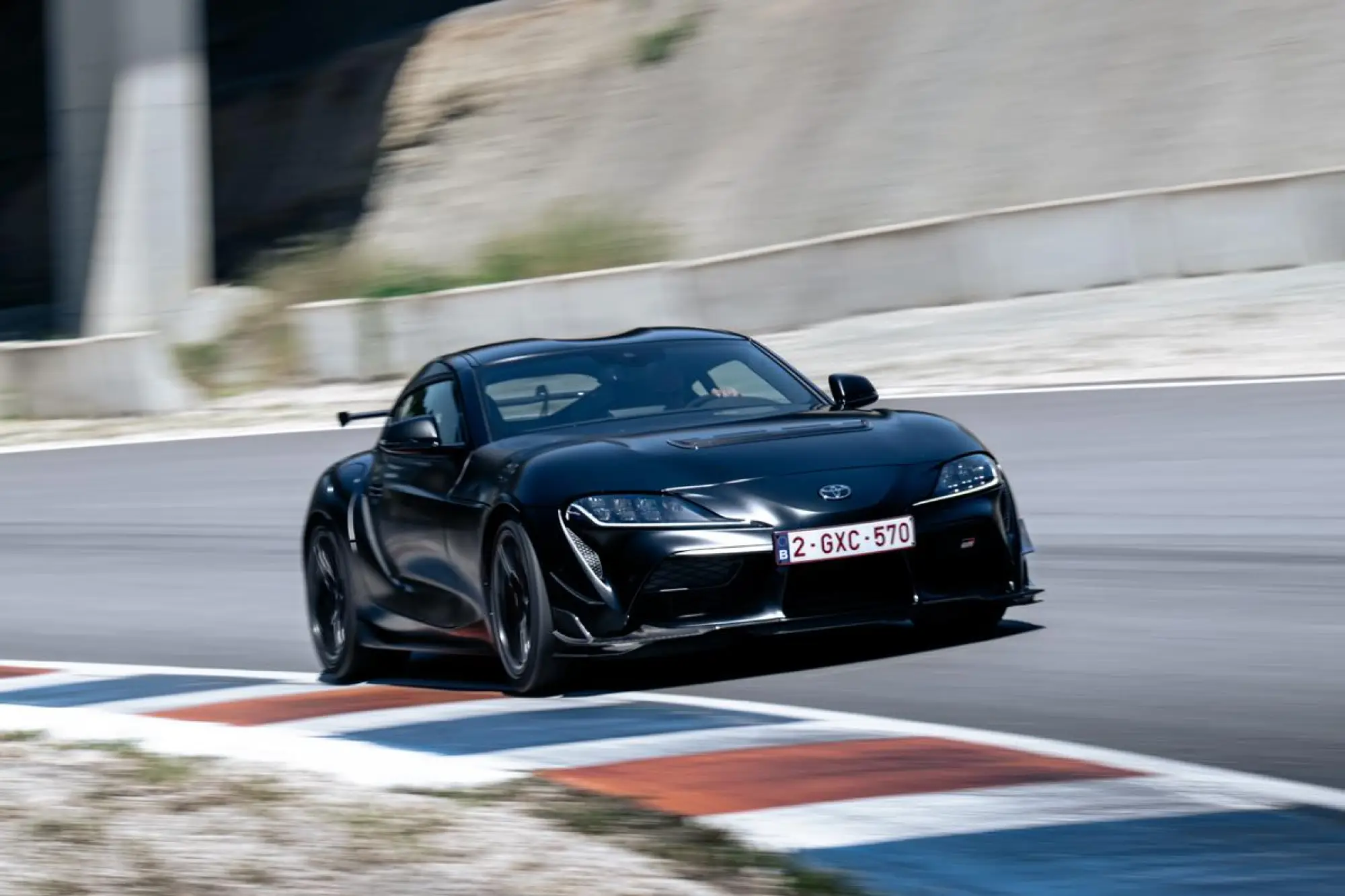 Toyota GR Supra A90 Final Edition e Lightweight EVO 2026 - 8
