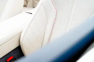 Aston Martin DB12 Volante Palm Beach Edition - 13