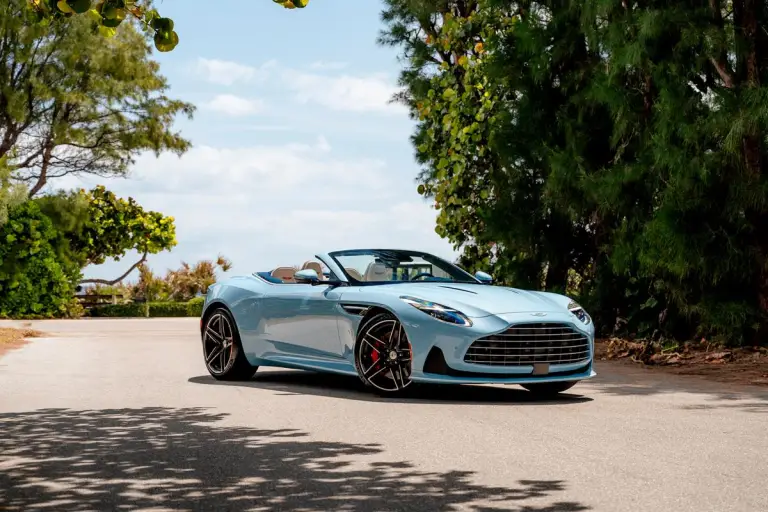 Aston Martin DB12 Volante Palm Beach Edition - 14