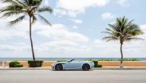 Aston Martin DB12 Volante Palm Beach Edition - 4