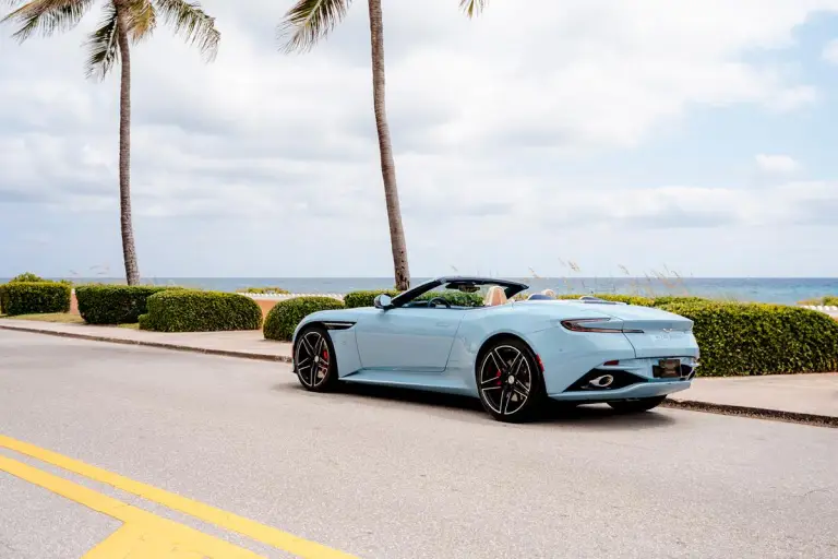 Aston Martin DB12 Volante Palm Beach Edition - 2