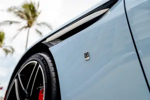 Aston Martin DB12 Volante Palm Beach Edition - 1