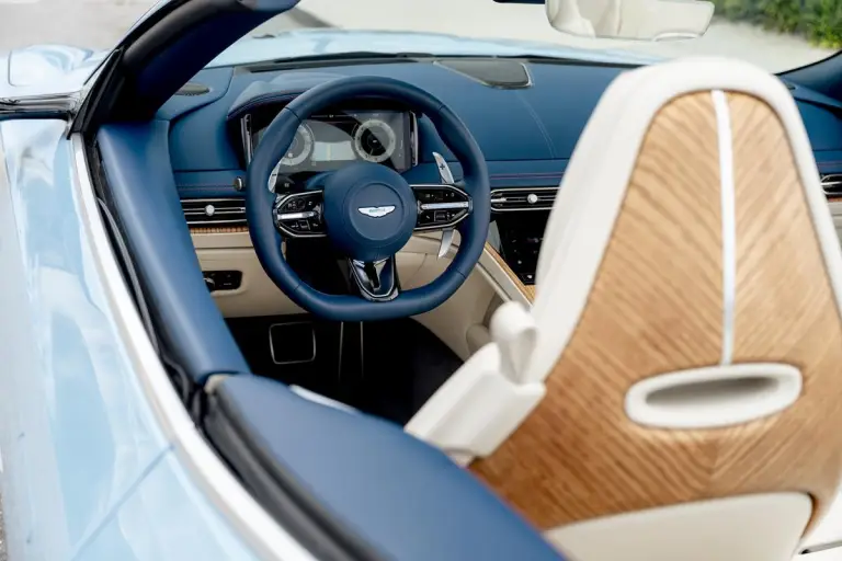 Aston Martin DB12 Volante Palm Beach Edition - 6