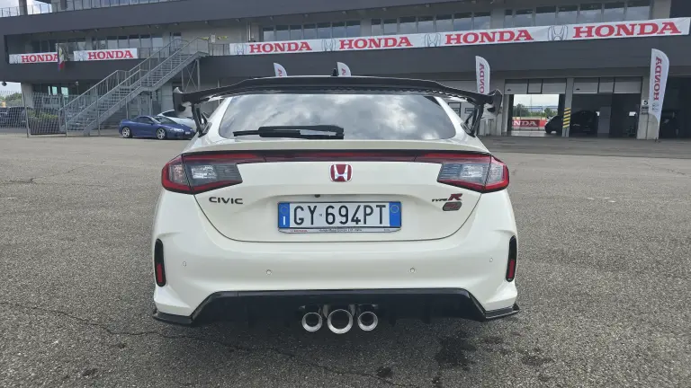 Honda Civic Type R Best Lap 2025 - 17
