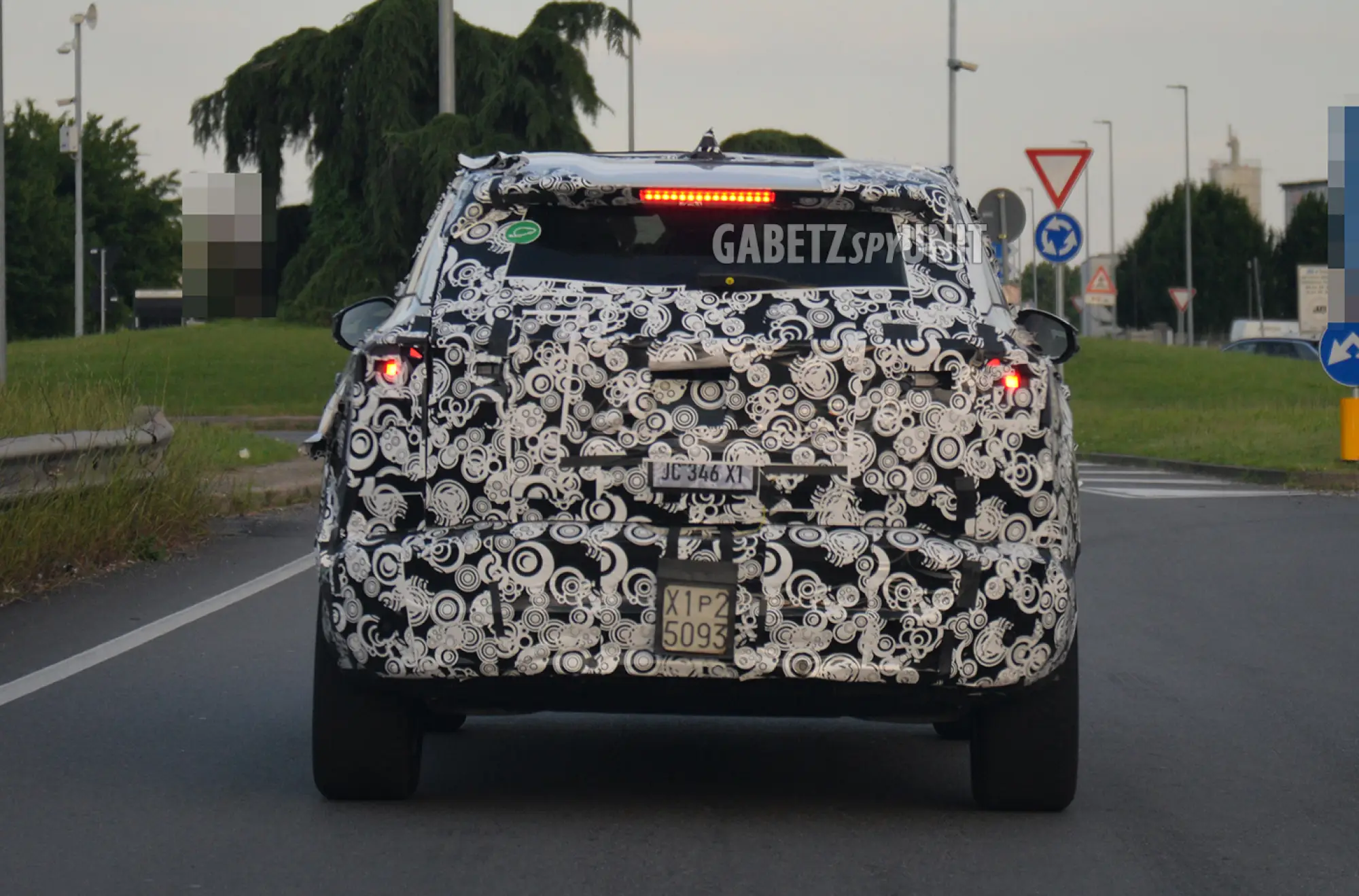 Jeep Compass EV 2026 - Foto spia 09-06-2025 - 1