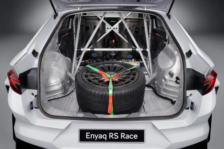 Skoda Enyaq RS Race Concept 2025 - 9
