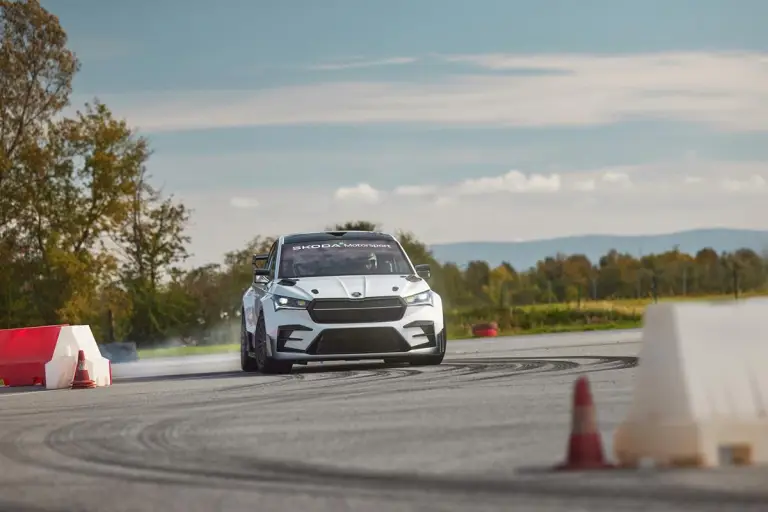 Skoda Enyaq RS Race Concept 2025 - 55