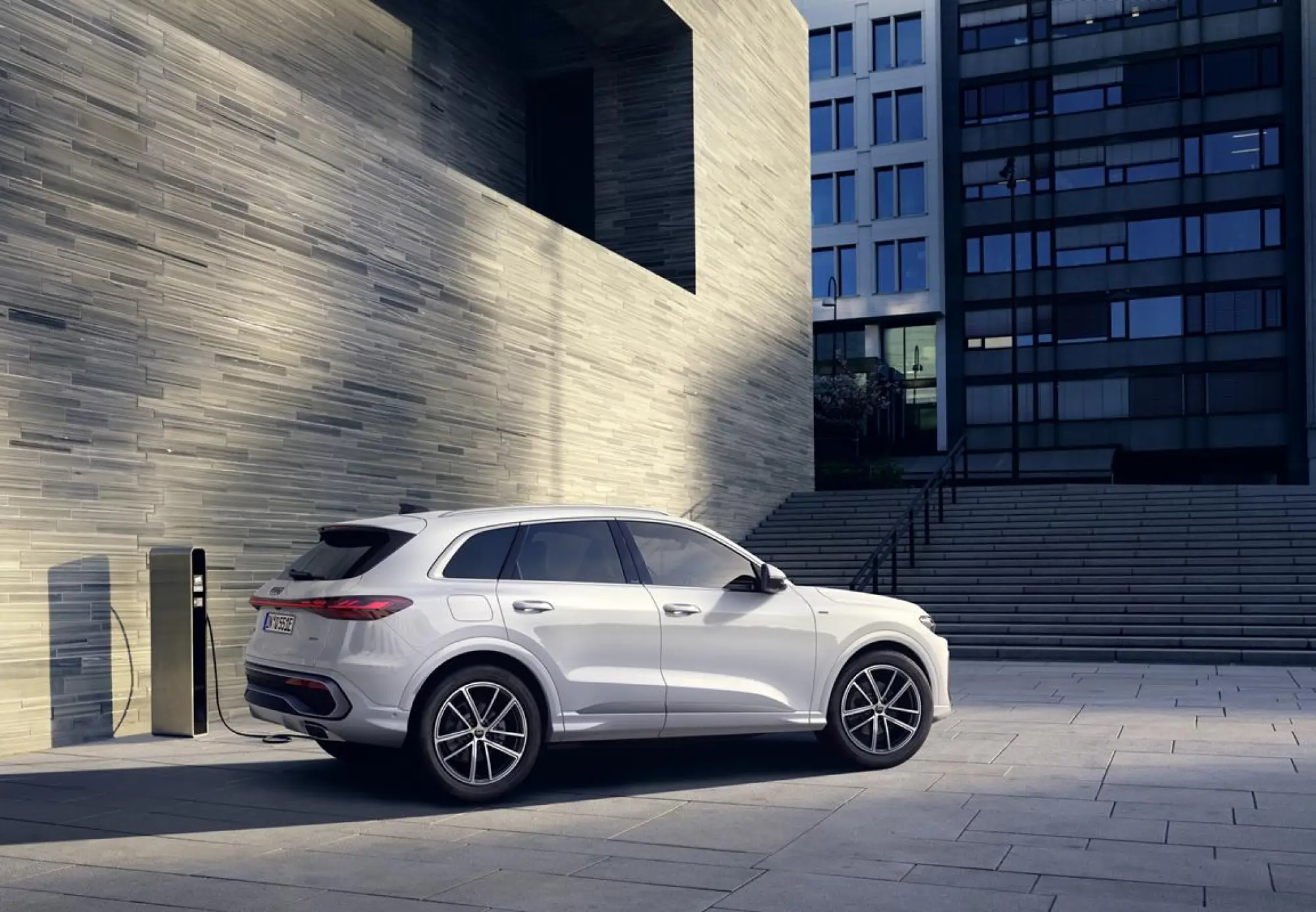 Audi Q5 e-hybrid quattro - 16