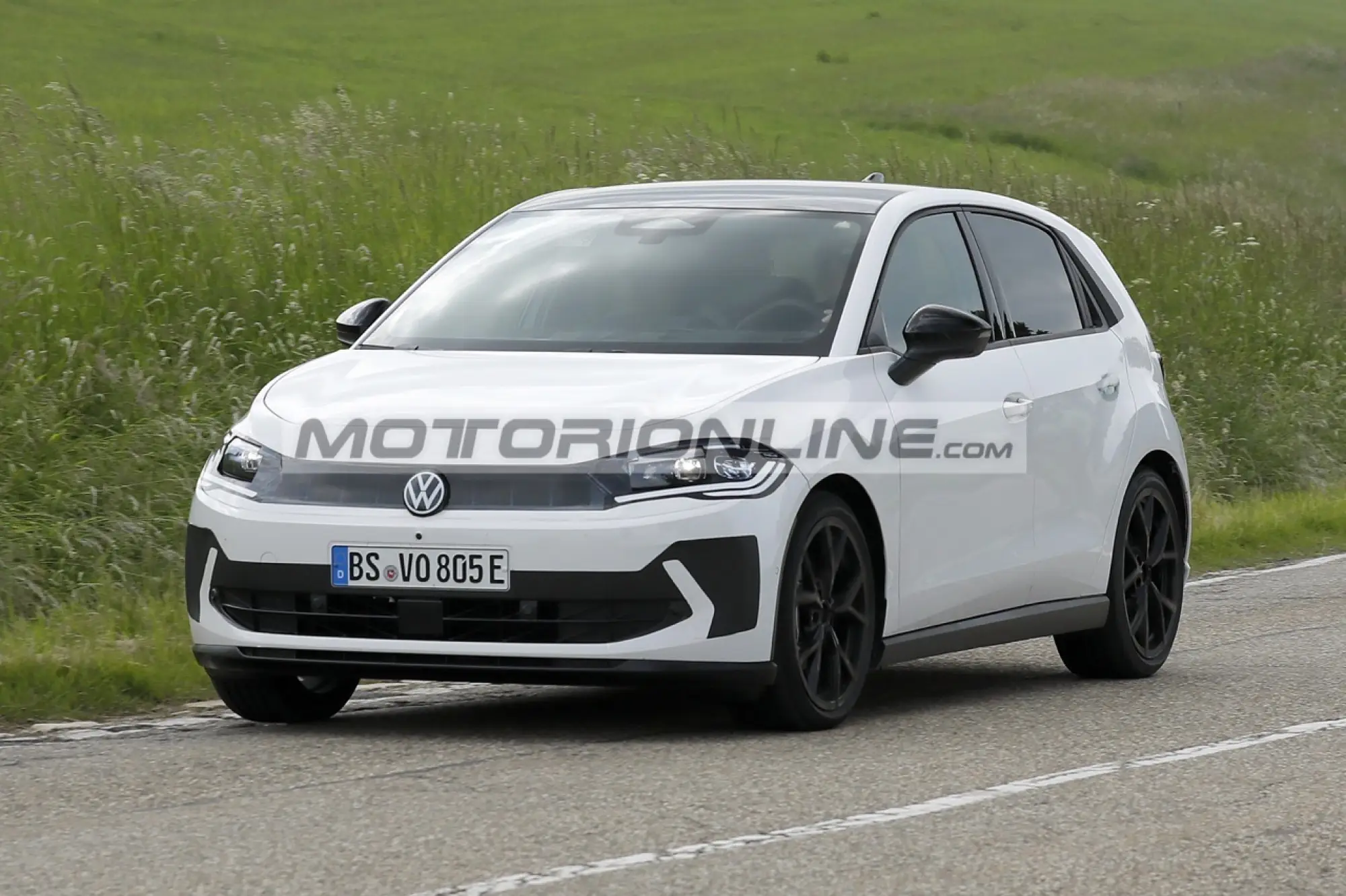 Volkswagen ID 2 - Foto spia 11-6-2025 - 11