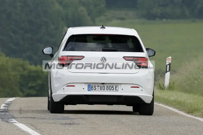 Volkswagen ID 2 - Foto spia 11-6-2025 - 10