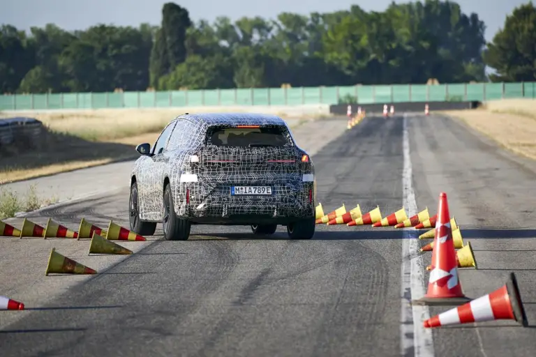 BMW iX3 2026 - Test prototipi - 57