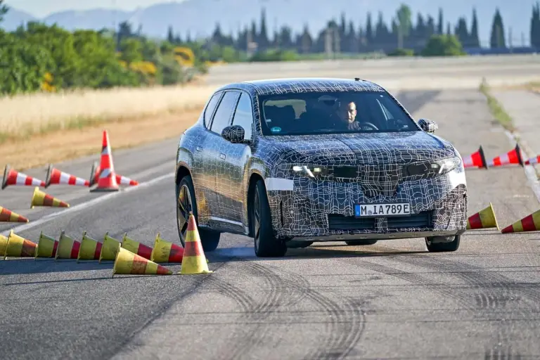 BMW iX3 2026 - Test prototipi - 60