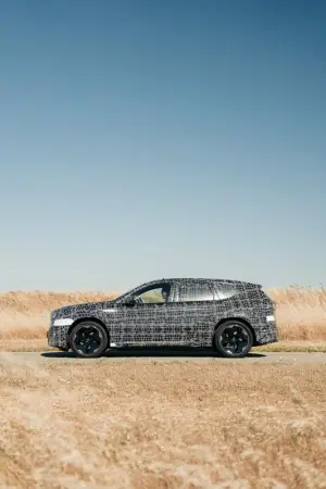 BMW iX3 2026 - Test prototipi - 68