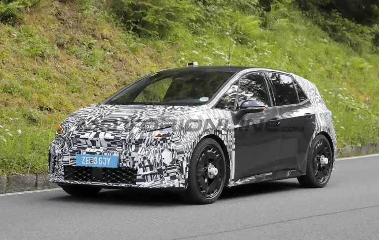 Cupra Born 2026 - Foto spia 16-06-2025 - 5