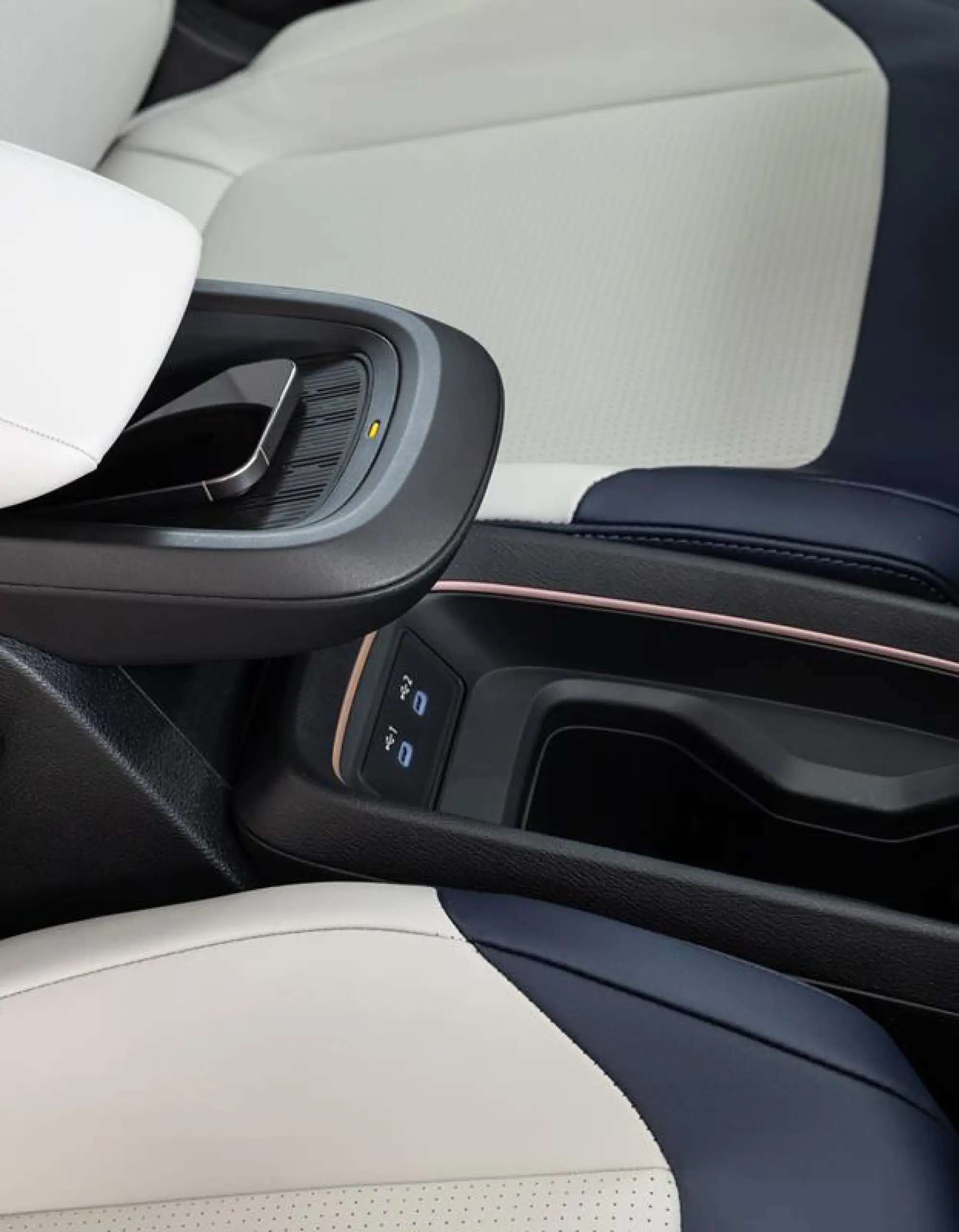 Nissan LEAF 2026 - 16