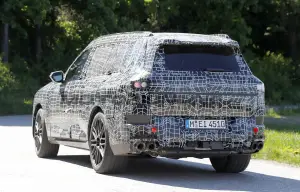 BMW X7 2028 - Foto spia 18-06-2025 - 9