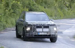 BMW X7 2028 - Foto spia 18-06-2025 - 14