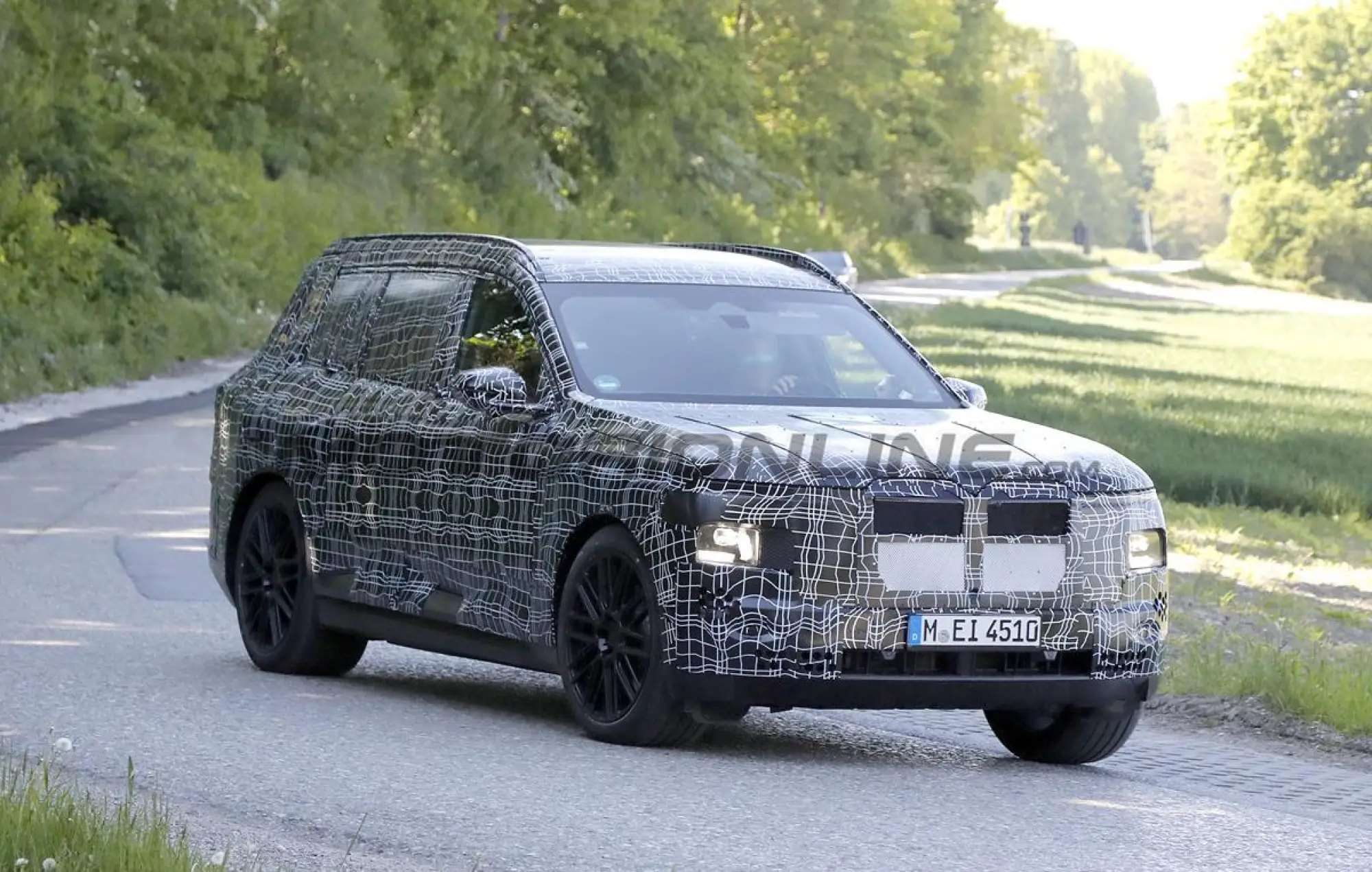 BMW X7 2028 - Foto spia 18-06-2025 - 11