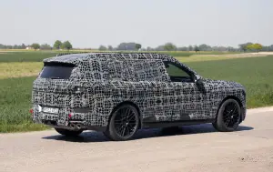 BMW X7 2028 - Foto spia 18-06-2025 - 17