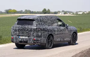 BMW X7 2028 - Foto spia 18-06-2025 - 16