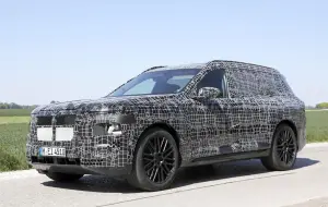 BMW X7 2028 - Foto spia 18-06-2025 - 2