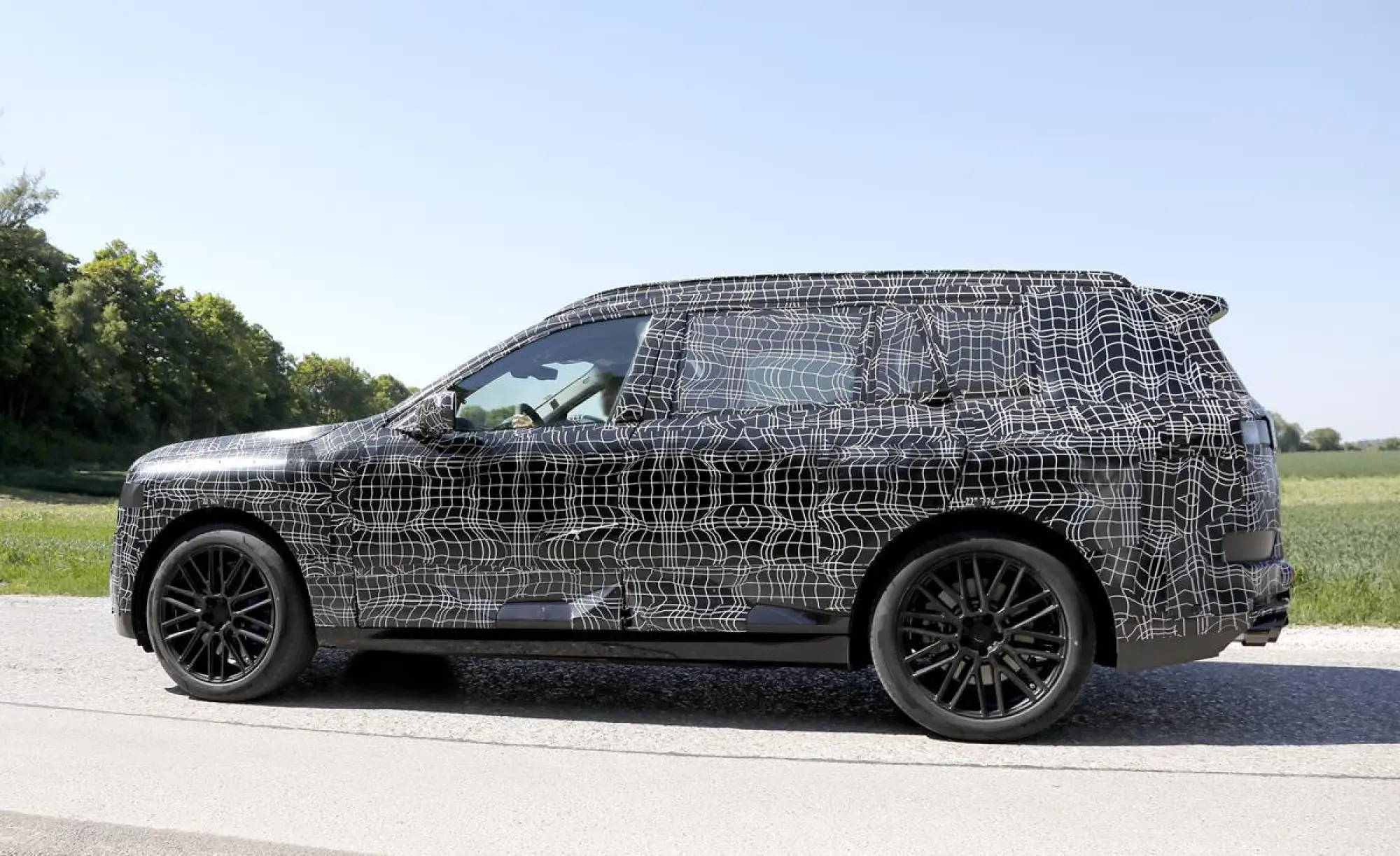 BMW X7 2028 - Foto spia 18-06-2025 - 5