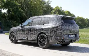 BMW X7 2028 - Foto spia 18-06-2025 - 7