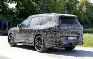 BMW X7 2028 - Foto spia 18-06-2025 - 8
