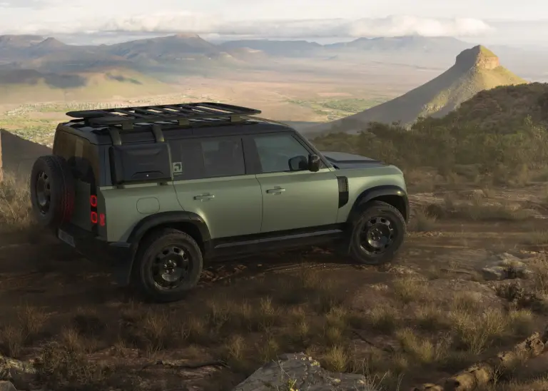 Land Rover Defender 110 Trophy Edition - 4