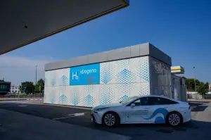 Toyota Mirai - Car sharing idrogeno Venezia - 12