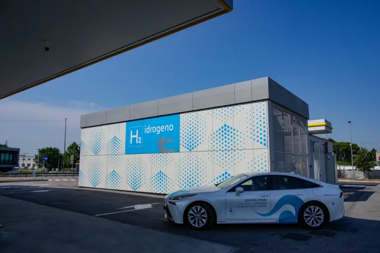 Toyota Mirai - Car sharing idrogeno Venezia - 12