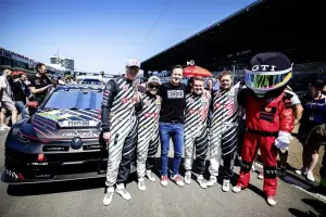 Volkswagen Golf GTI - Successo al Nurburgring - 2