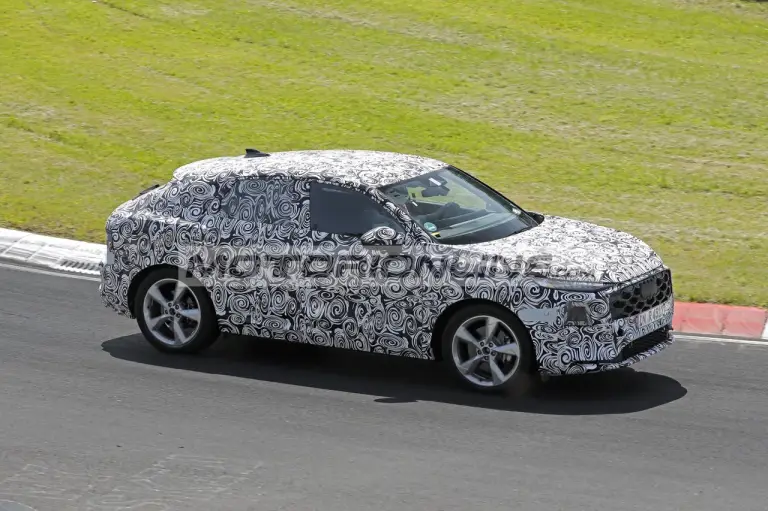 Audi Q3 Sportback - Foto spia 24-6-2025 - 1
