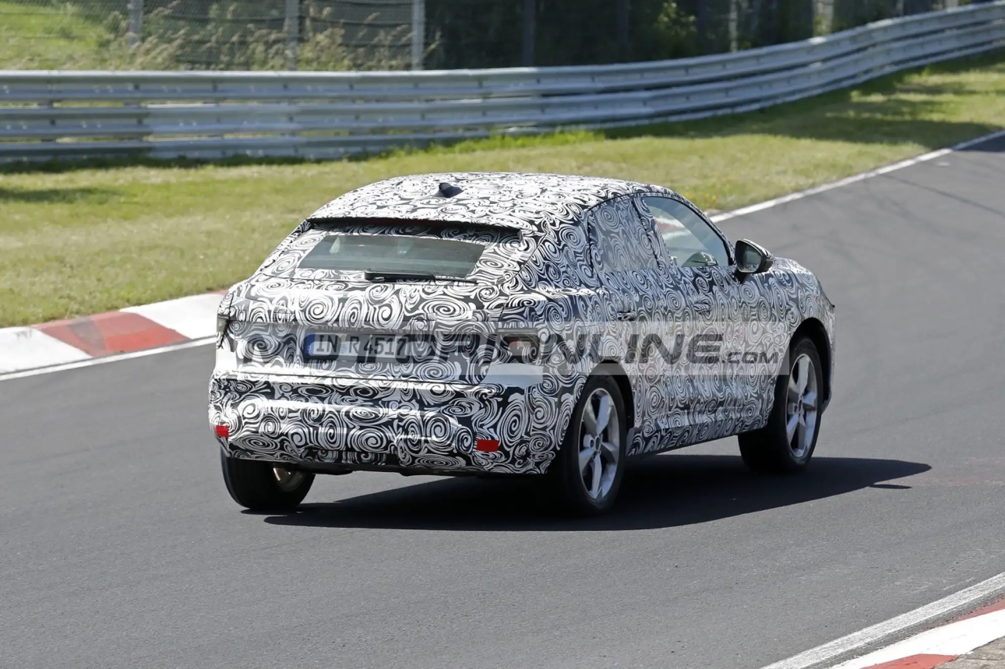 Audi Q3 Sportback - Foto spia 24-6-2025 - 7