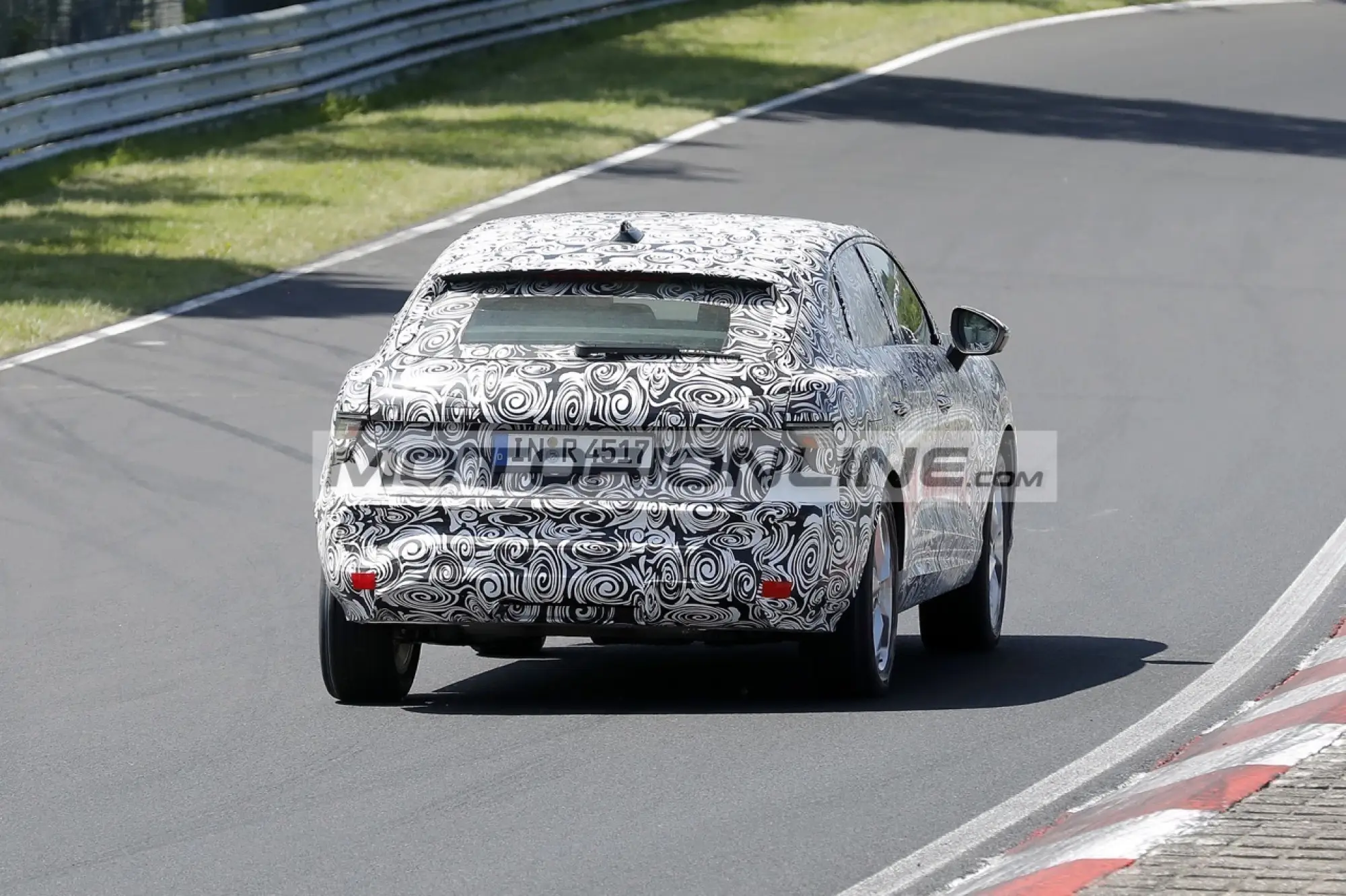 Audi Q3 Sportback - Foto spia 24-6-2025 - 10
