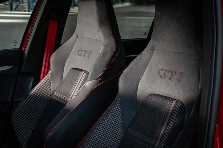 Volkswagen Golf GTI Edition 50 - Foto ufficiali - 17