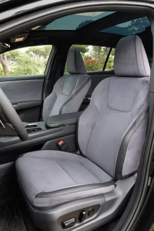 Lexus RZ 2025 - 13