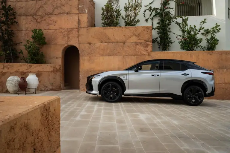 Lexus RZ 2025 - 15