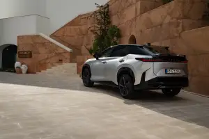 Lexus RZ 2025 - 16