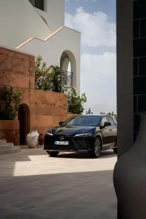 Lexus RZ 2025 - 28