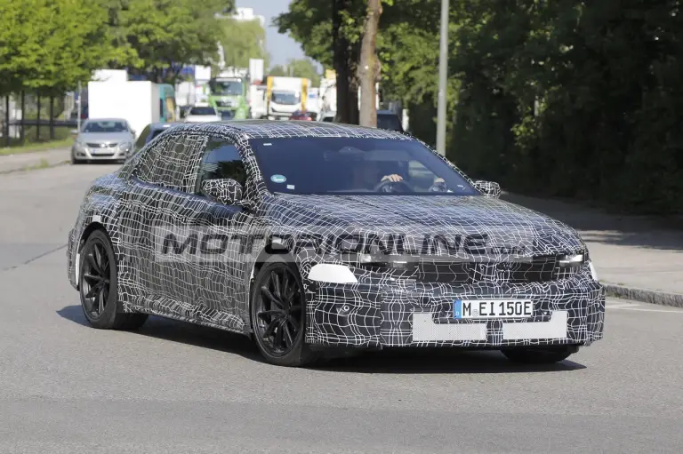 BMW M3 - Foto spia 1-7-2025 - 4