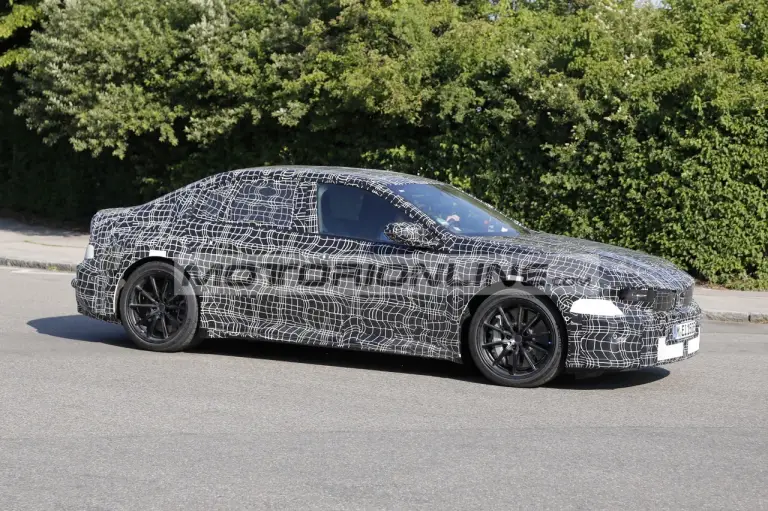 BMW M3 - Foto spia 1-7-2025 - 9