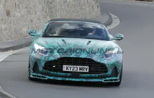 Aston Martin DB12 S Volante - Foto spia 01-07-2025