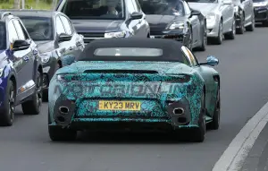 Aston Martin DB12 S Volante - Foto spia 01-07-2025 - 10