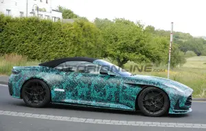 Aston Martin DB12 S Volante - Foto spia 01-07-2025 - 4