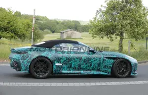Aston Martin DB12 S Volante - Foto spia 01-07-2025 - 5
