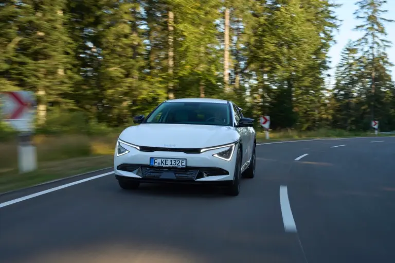 Kia EV6 2025 - Foto ufficiali - 14