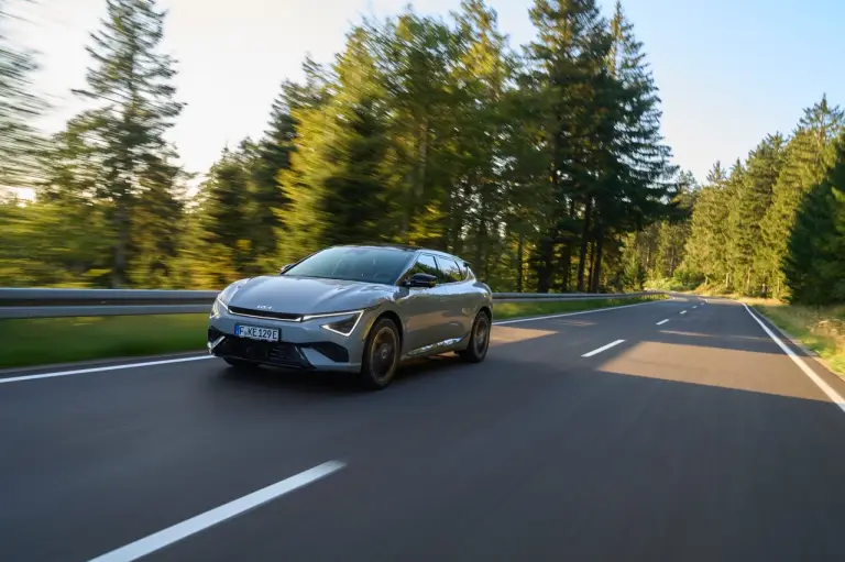 Kia EV6 2025 - Foto ufficiali - 4